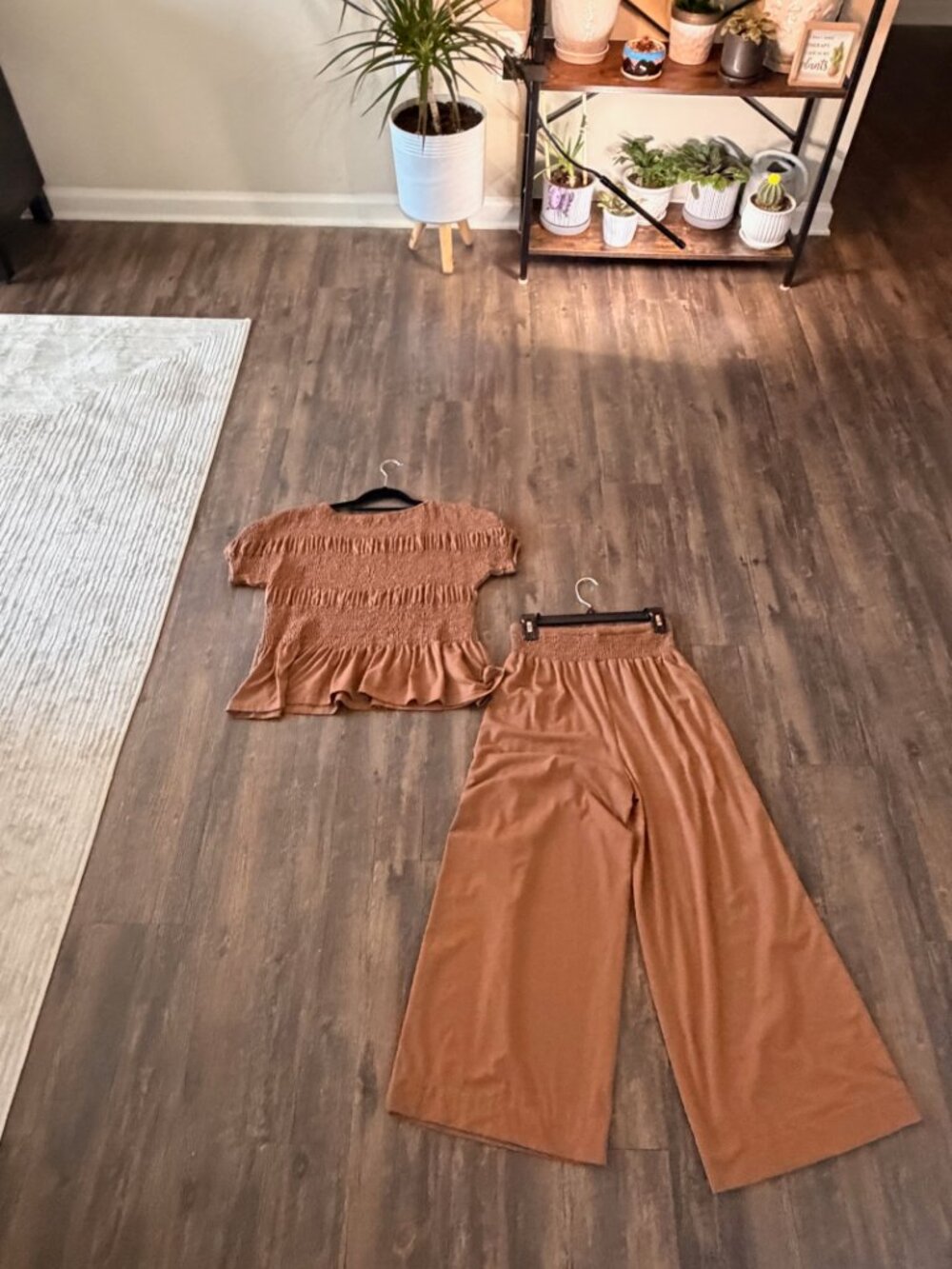 Amazon casual set - Picture 2 of 2